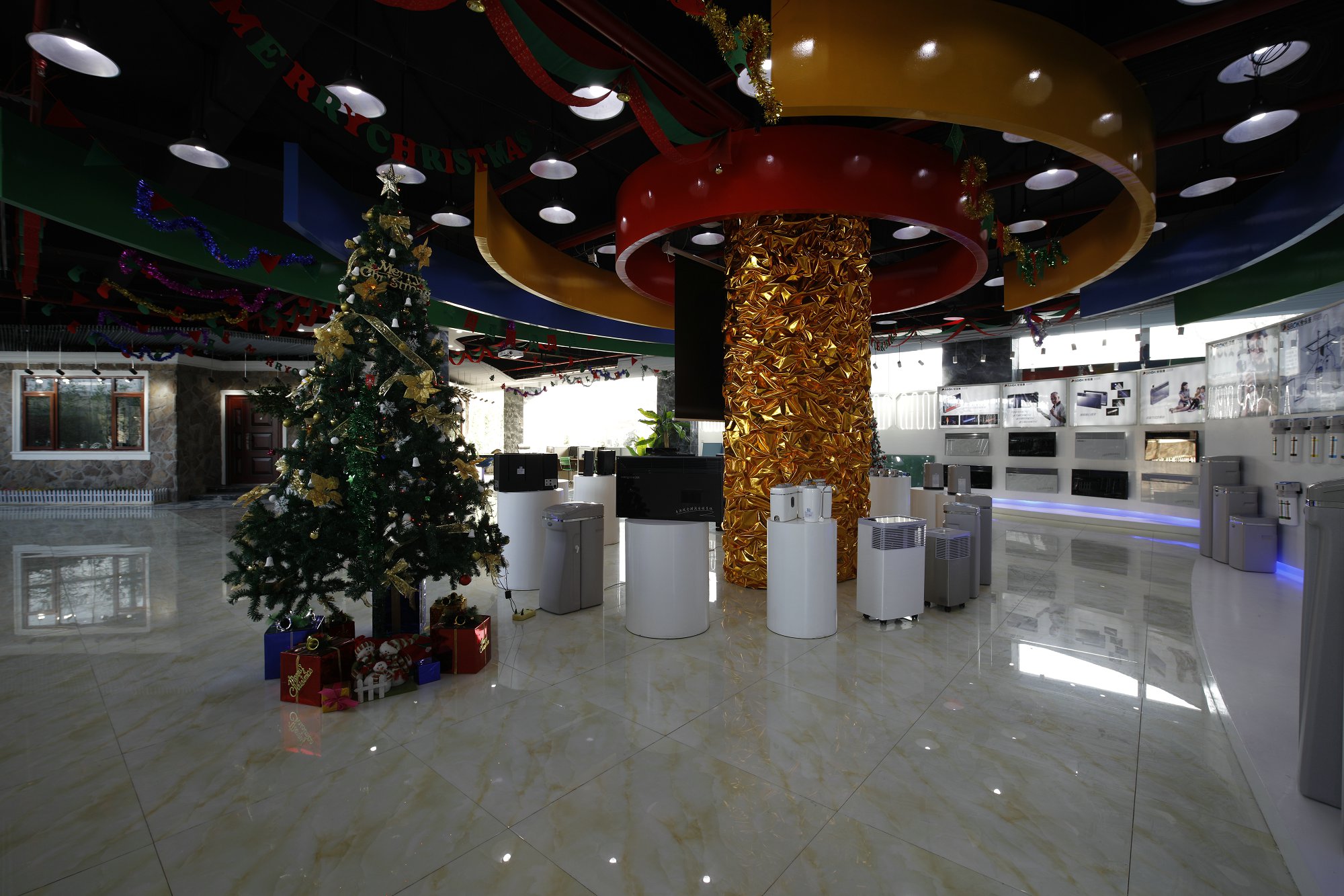 010展廳內景.JPG